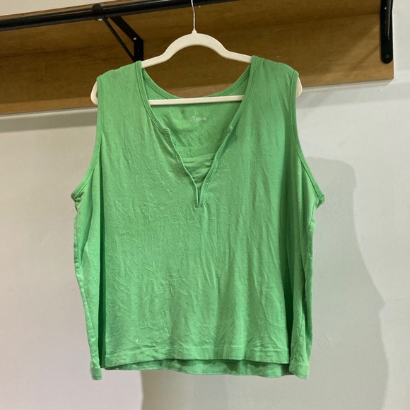 Seattle Fit Tops - Vintage Y2K Green Sleeveless Top